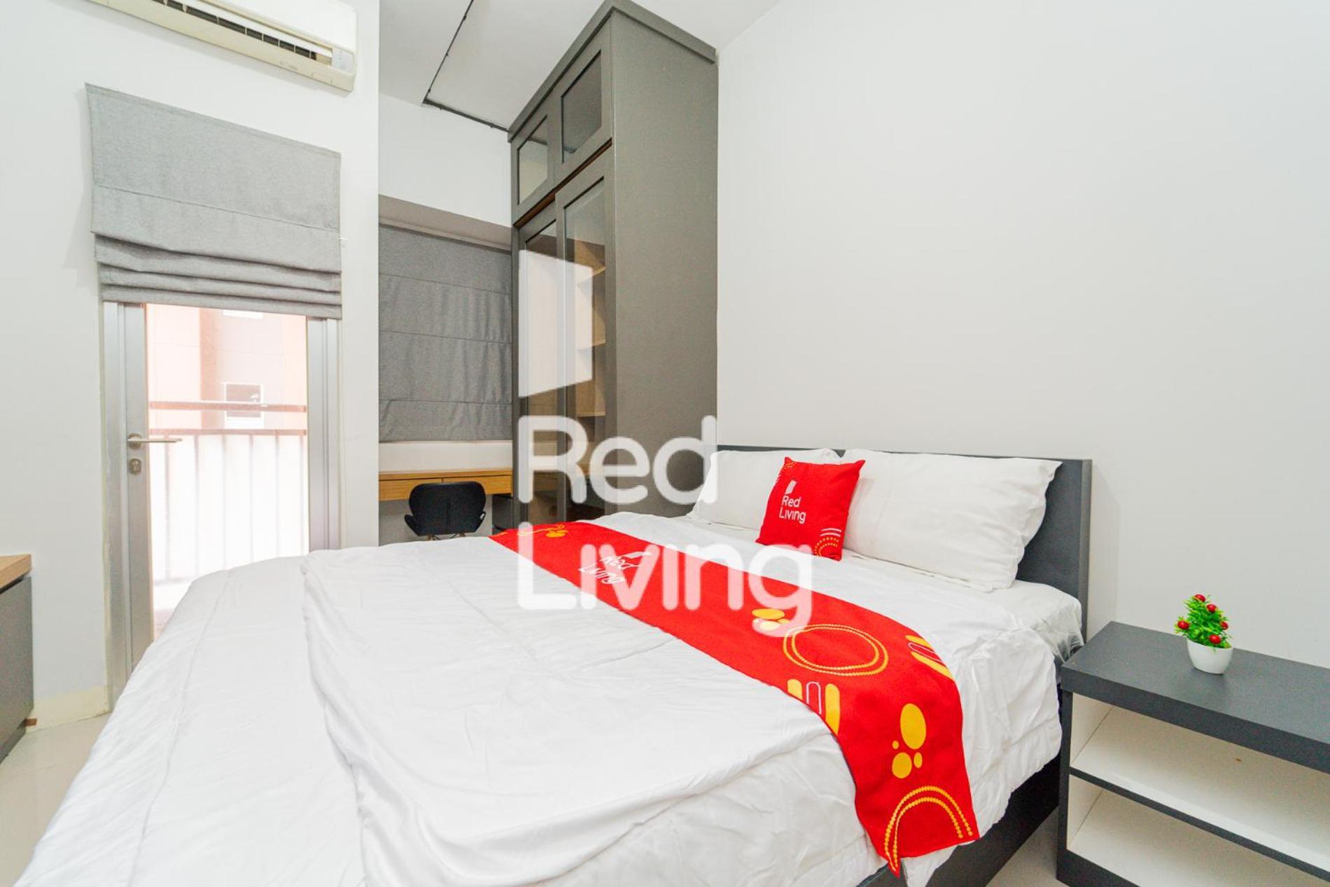 Hotel Redliving Transpark Juanda - Icha Tower Jade With Netflix Bekasi